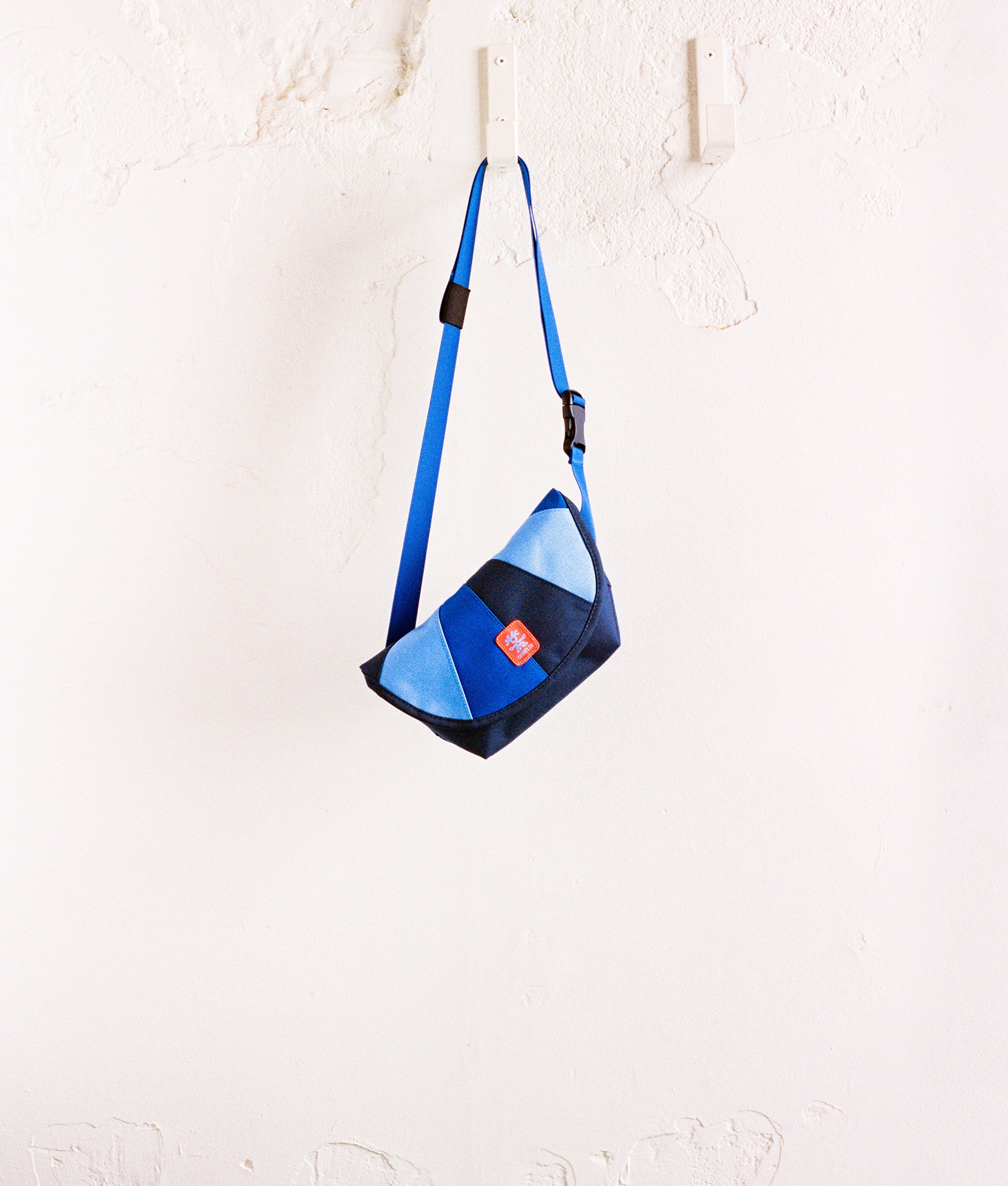 【関税込み】Mugler メッセンジャー バッグ & サッチェル 女性と男性のためのメッセンジャーバッグ | Crumpler Australia